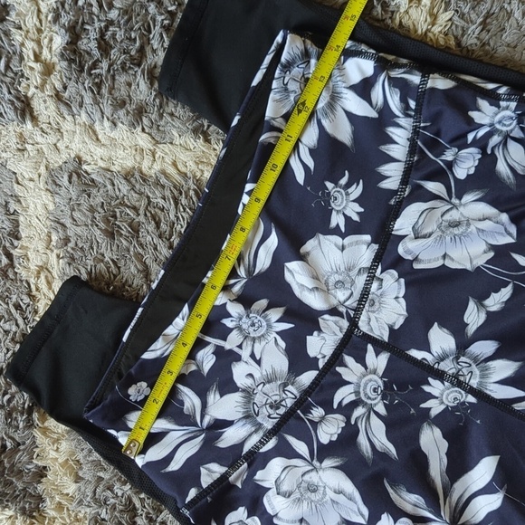 Everlast Floral Full Length High Rise Workout Leggings Navy Blue and Black - Picture 5 of 8